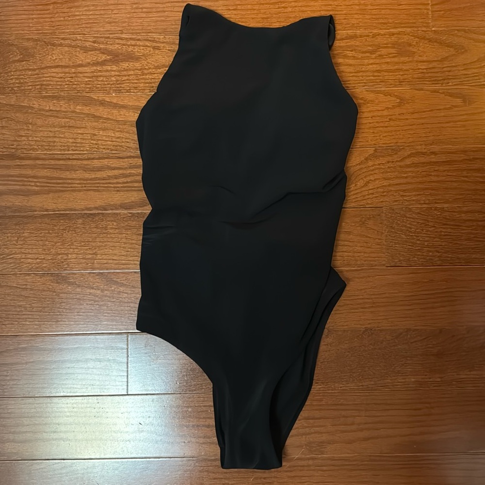NEW with tags black one piece swimsuit size US 4